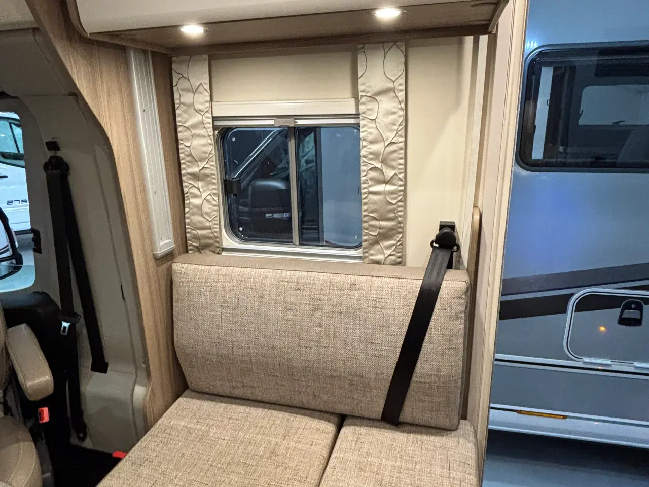 Billede 16 - Autocamper til salg - LMC Element T748