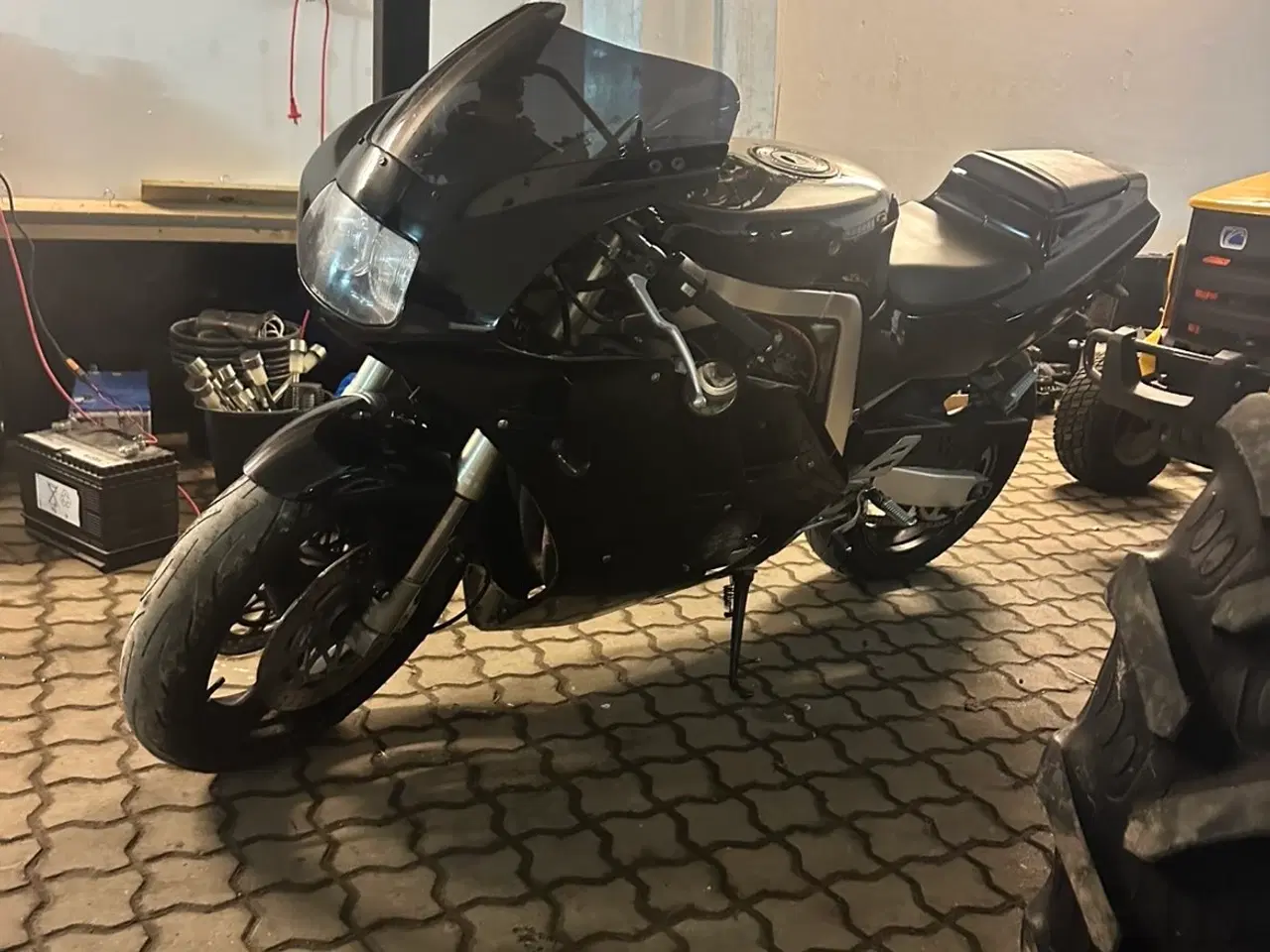 Billede 3 - Suzuki gsxr 400r