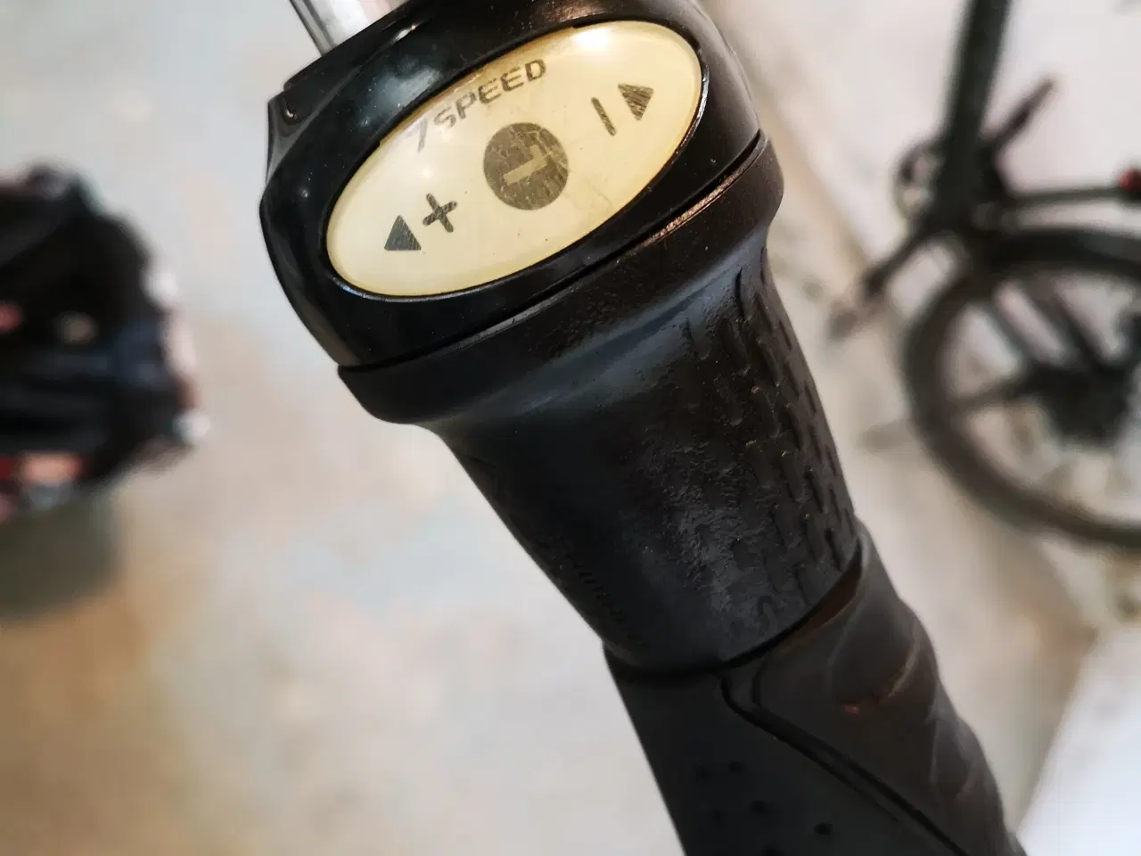 Billede 5 - El cykel Yosemite 28" 48cm ny dæk ,lås, kurv , 7 g