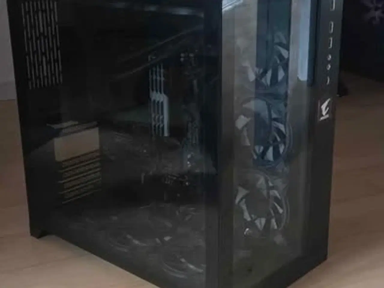 Billede 1 - Halv pc sælges