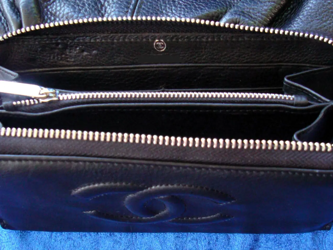 Billede 1 - Ny og ubrugt sort læder pung. 