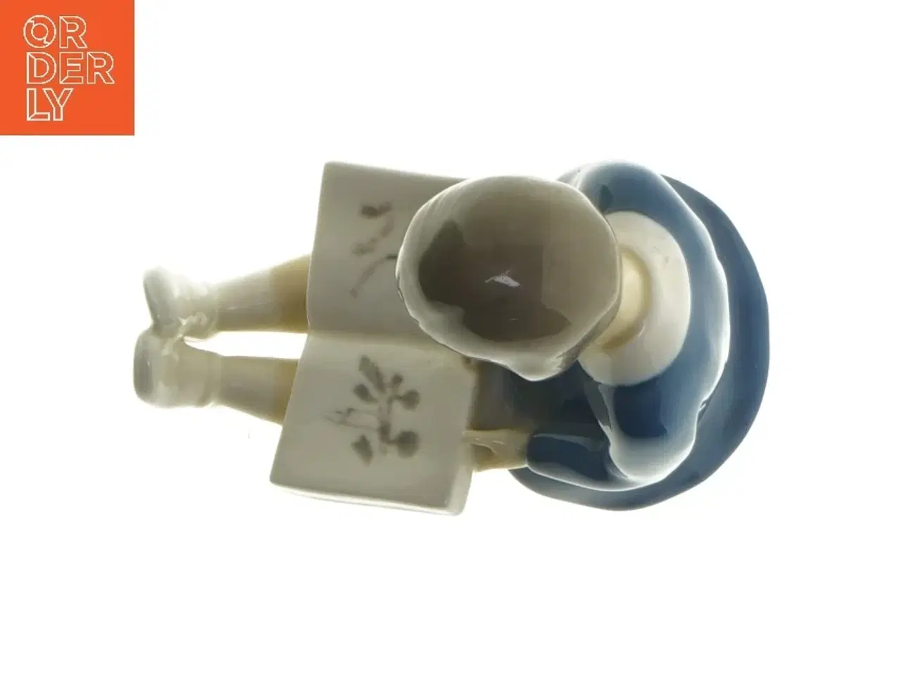 Billede 6 - Porcelænsfigur af barn læsende fra B&G (str. 11x11,5 cm)