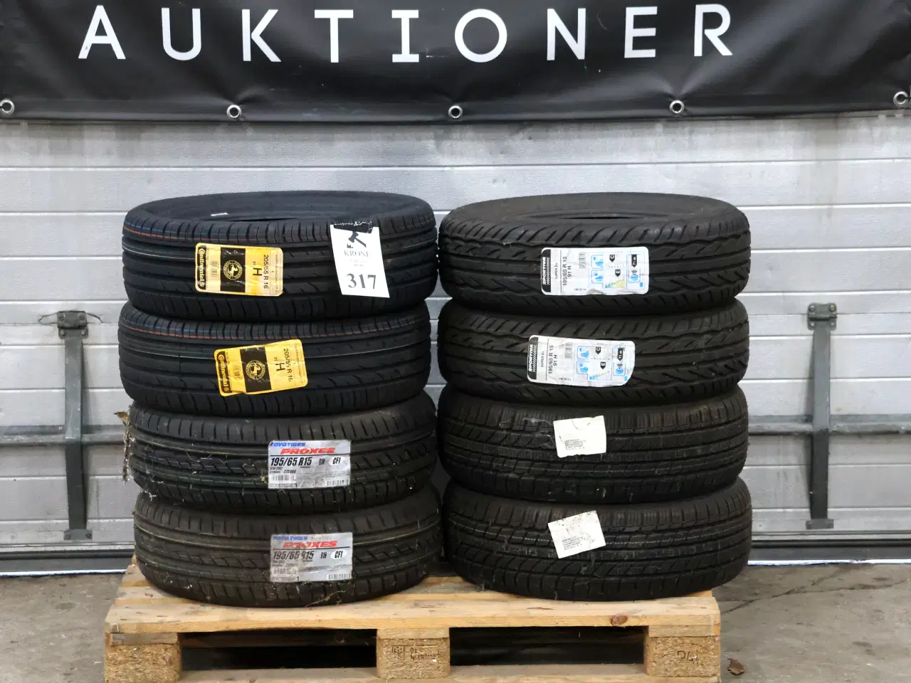 Billede 1 -  8 Stk Dæk, se mål på billede eller i beskrivelse 