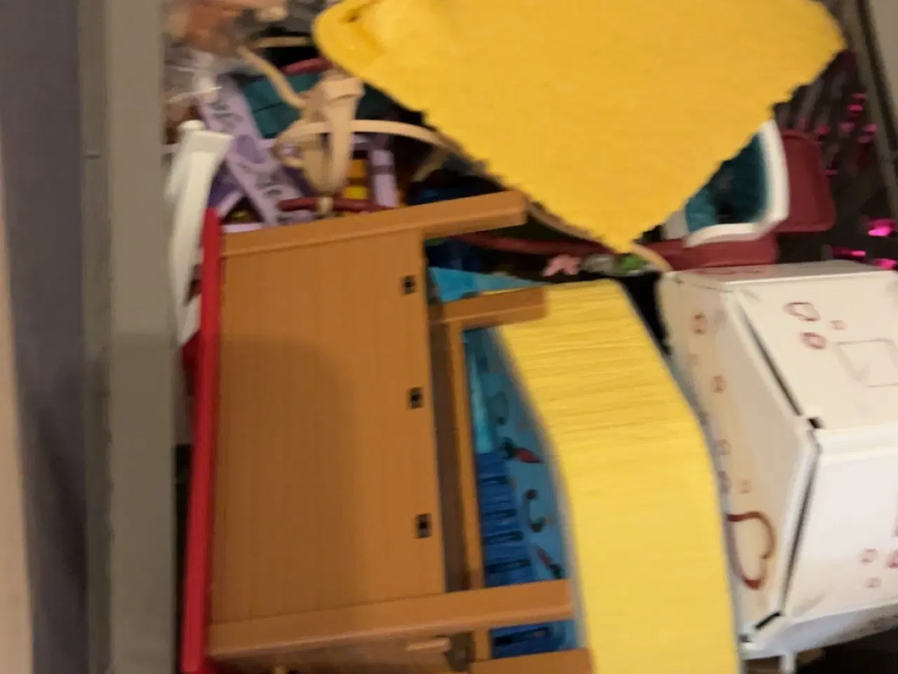 Billede 5 - Schleich hestestald med masser af tilbehør