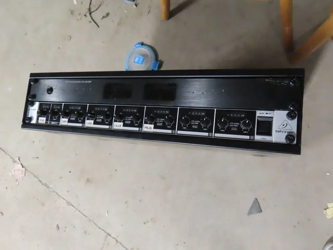 Billede 5 - Rack med forstærker og mixer BEHRINGER