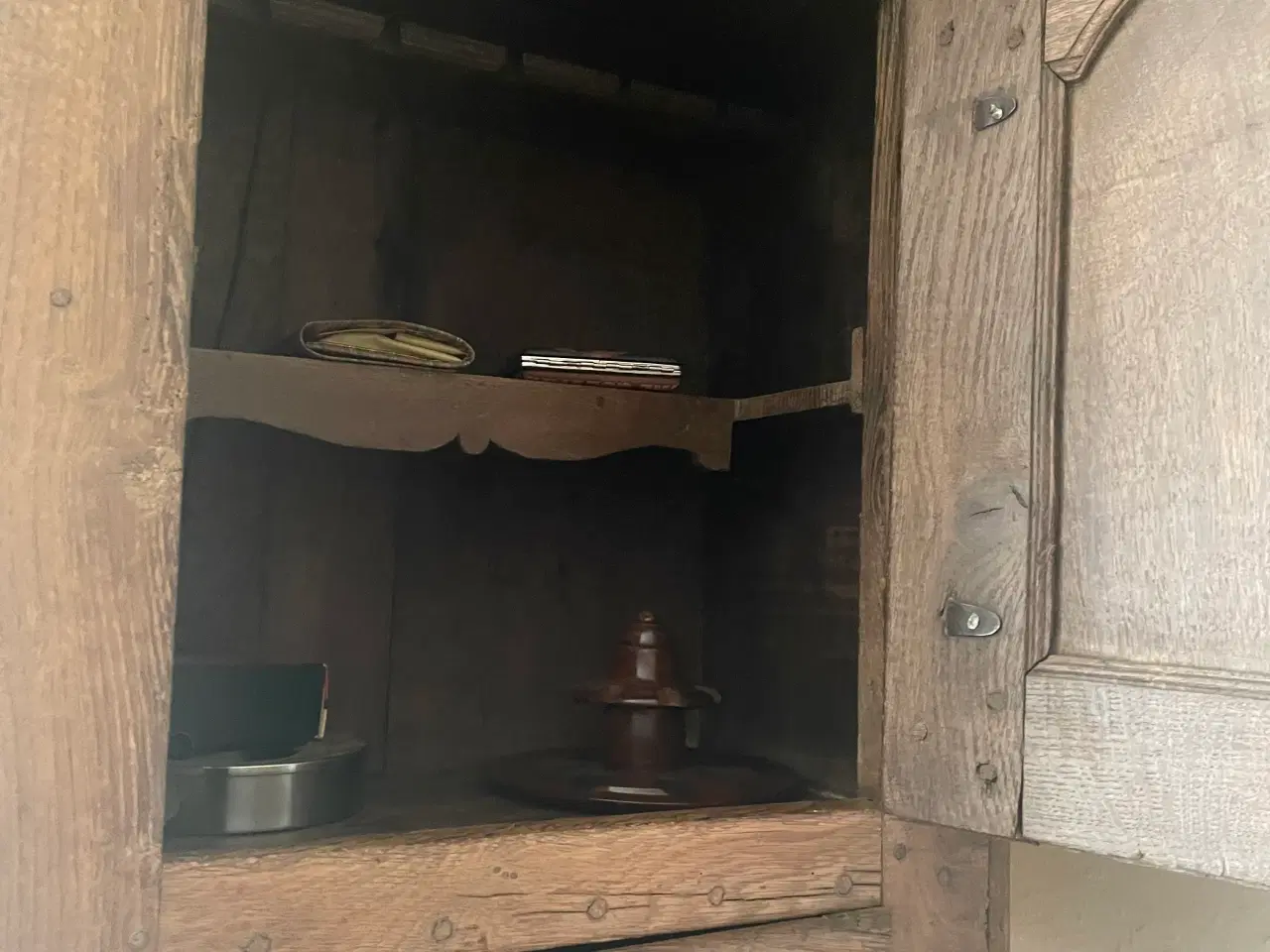 Billede 3 - hængeskab i massiv eg