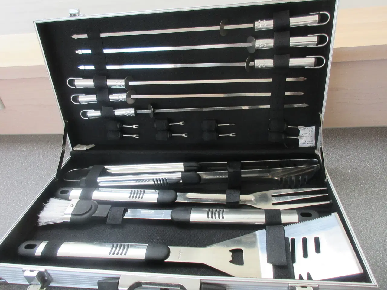 Billede 2 - Grillsæt - 18 dele i kuffert