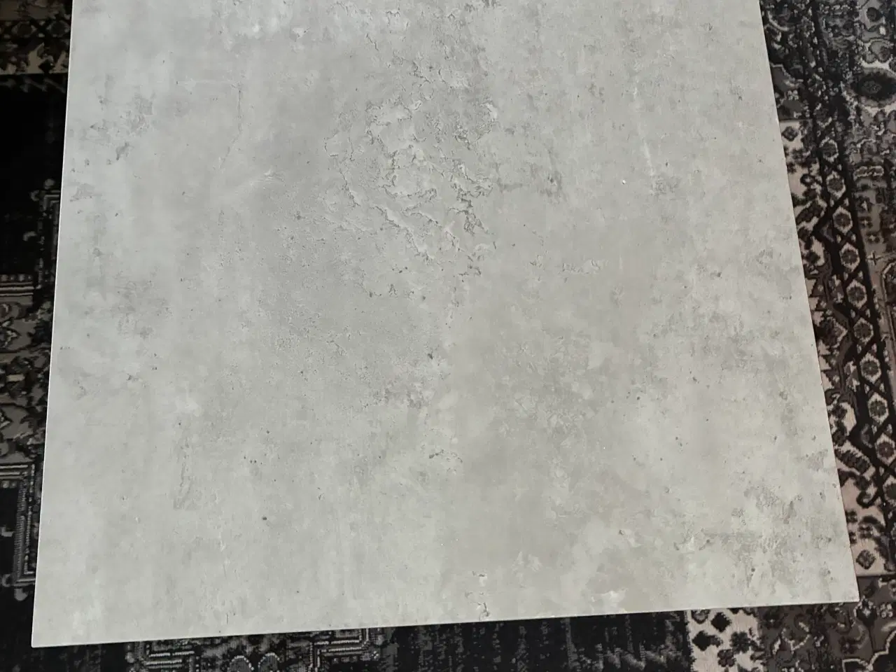 Billede 5 - Sofabord med gråt look 