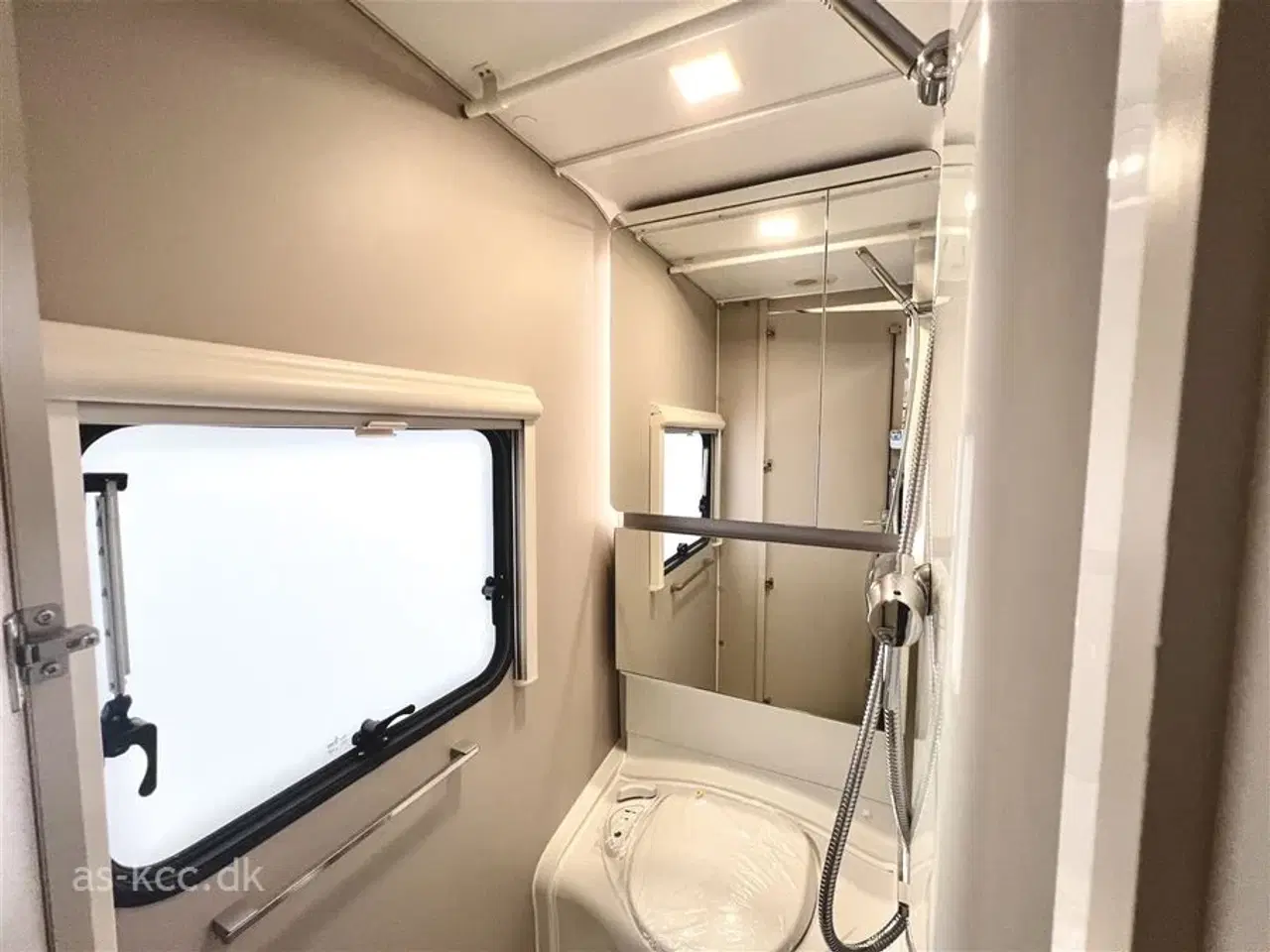 Billede 11 - 2022 - Adria Adora 472 UP    Adria Adora 472 UP 4 sovepladser, 4 siddepladser.