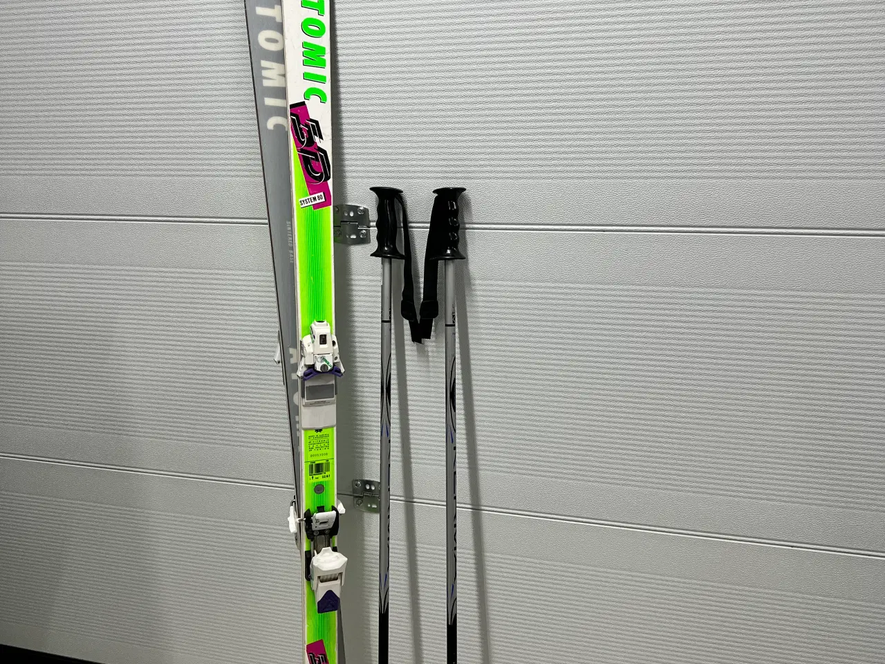 Billede 1 -  SKI     Atomic  slamo ski 180 cm m stave