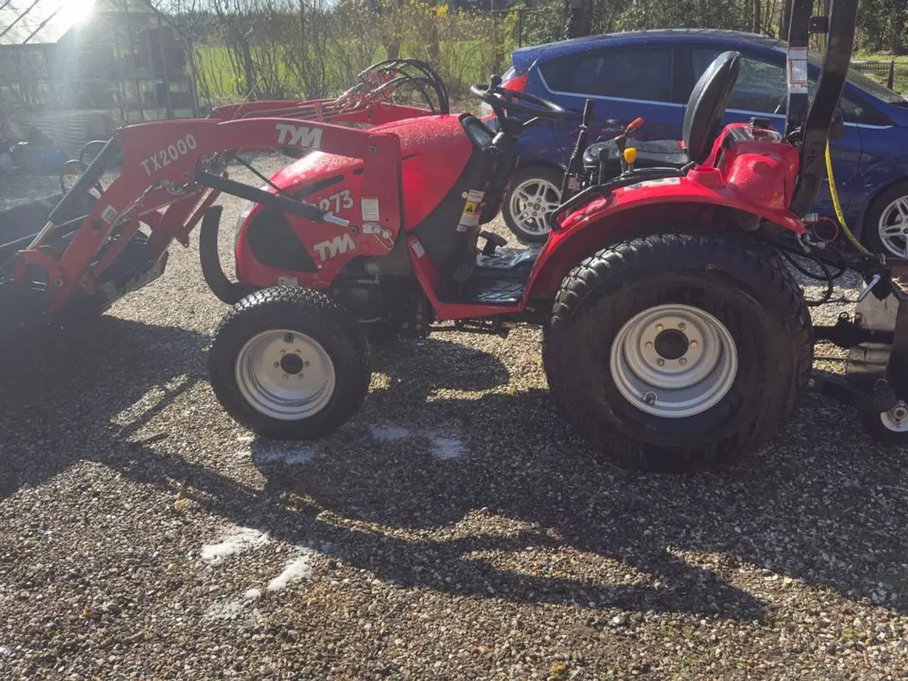 Billede 1 - Kompakt traktor perfekt til det lille landbrug