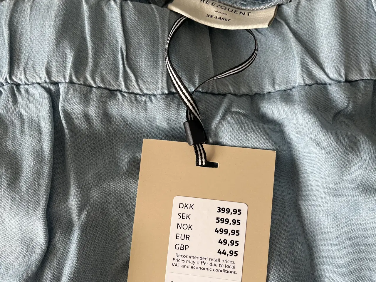 Billede 1 - Nederdel, 2 bluser