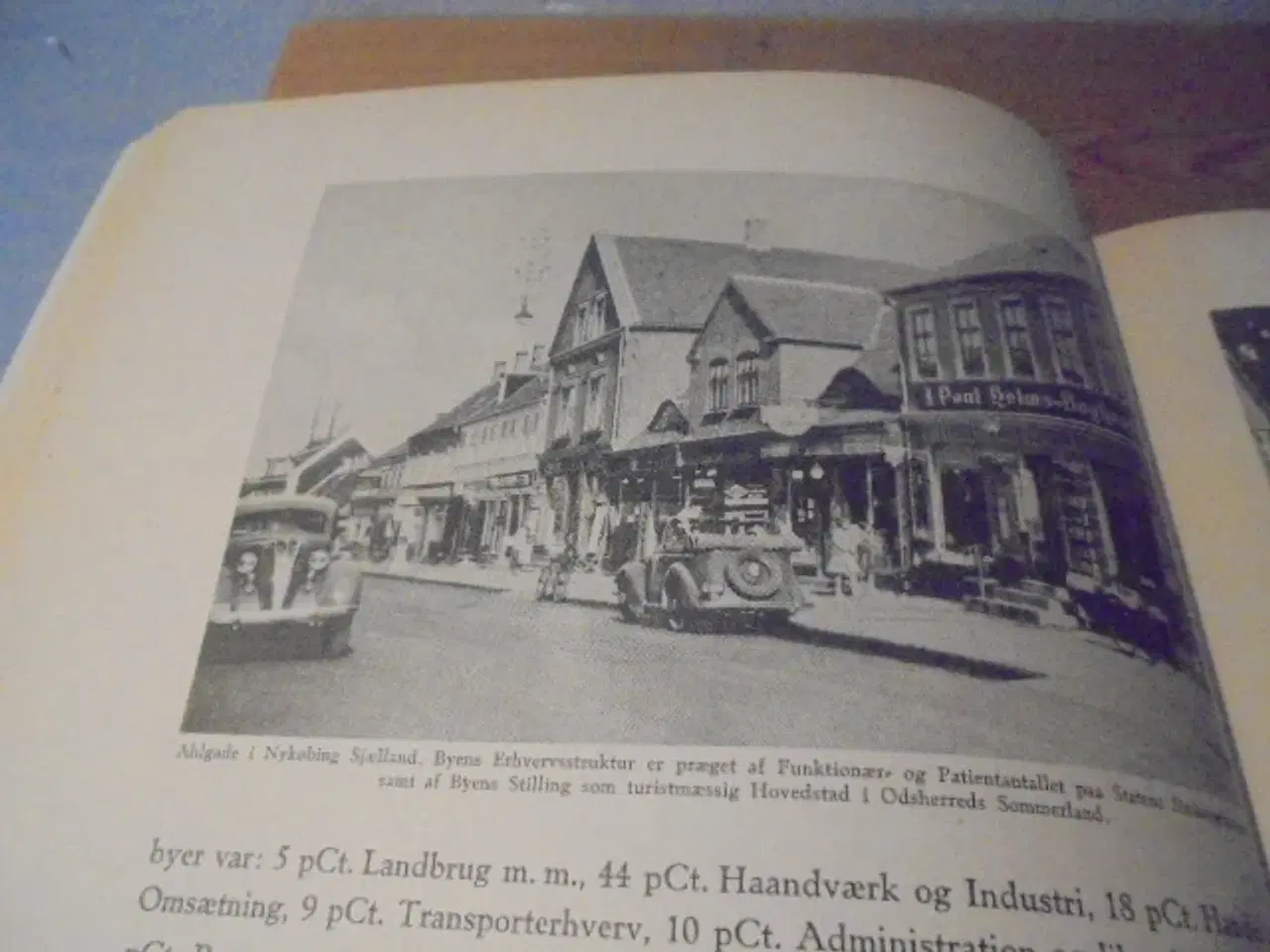 Billede 7 - DANSKE BYERS VÆKST OG VIRKE – stort værk fra 1945