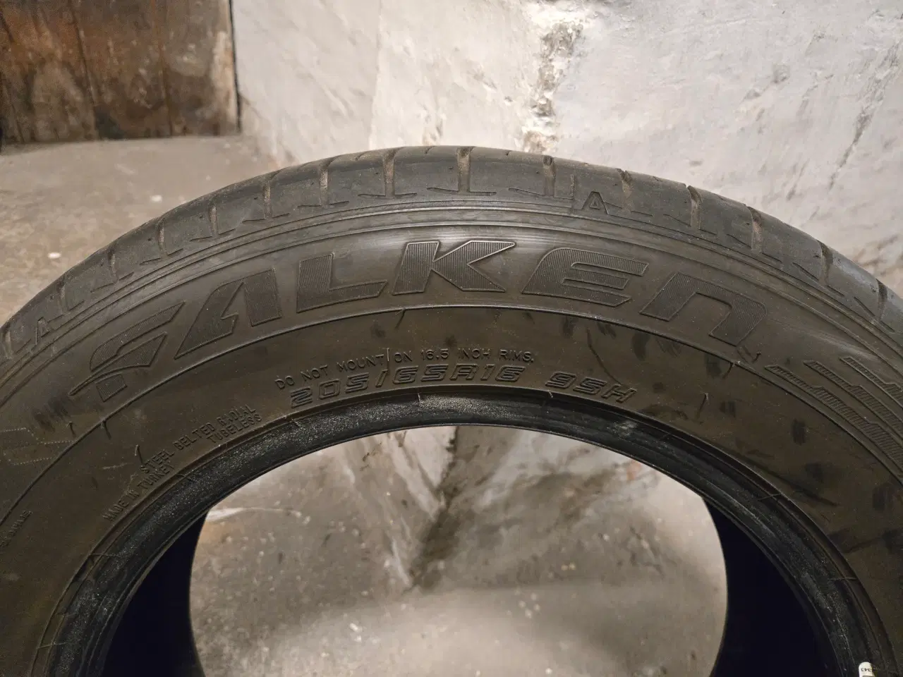 Billede 1 - 4 sommerdæk: Falken bildæk 205/65 R16 95H tubeless