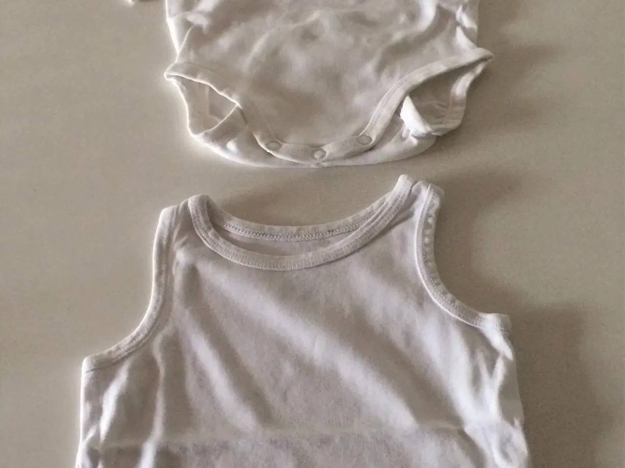 Billede 8 - Tøjpakke 18 stk. tøj str. 92.