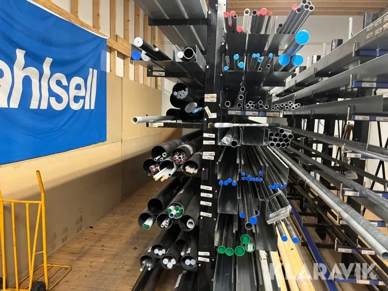 Billede 3 - Grenreol en række