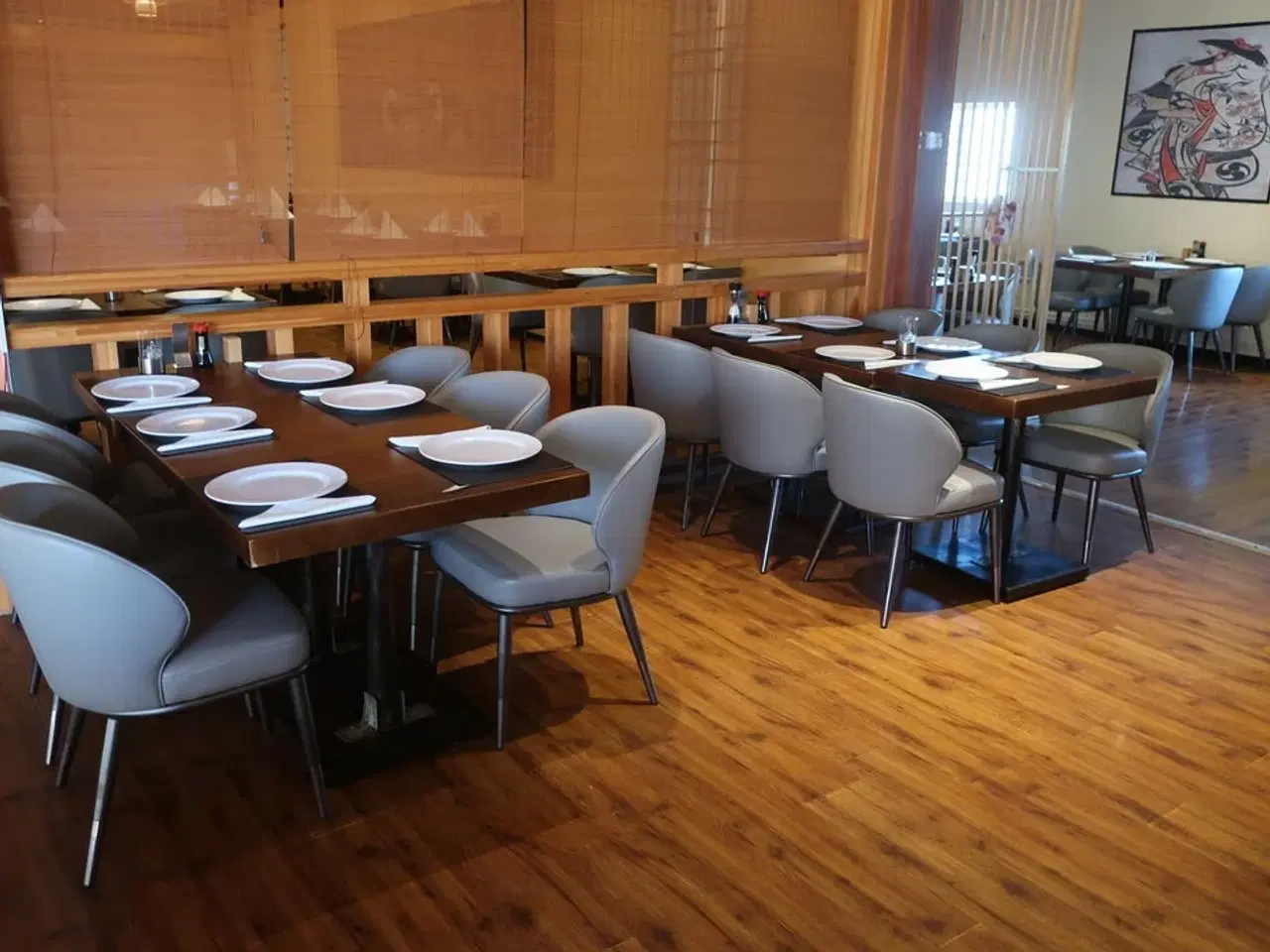 Billede 2 - 4 borde og 12 nye stole