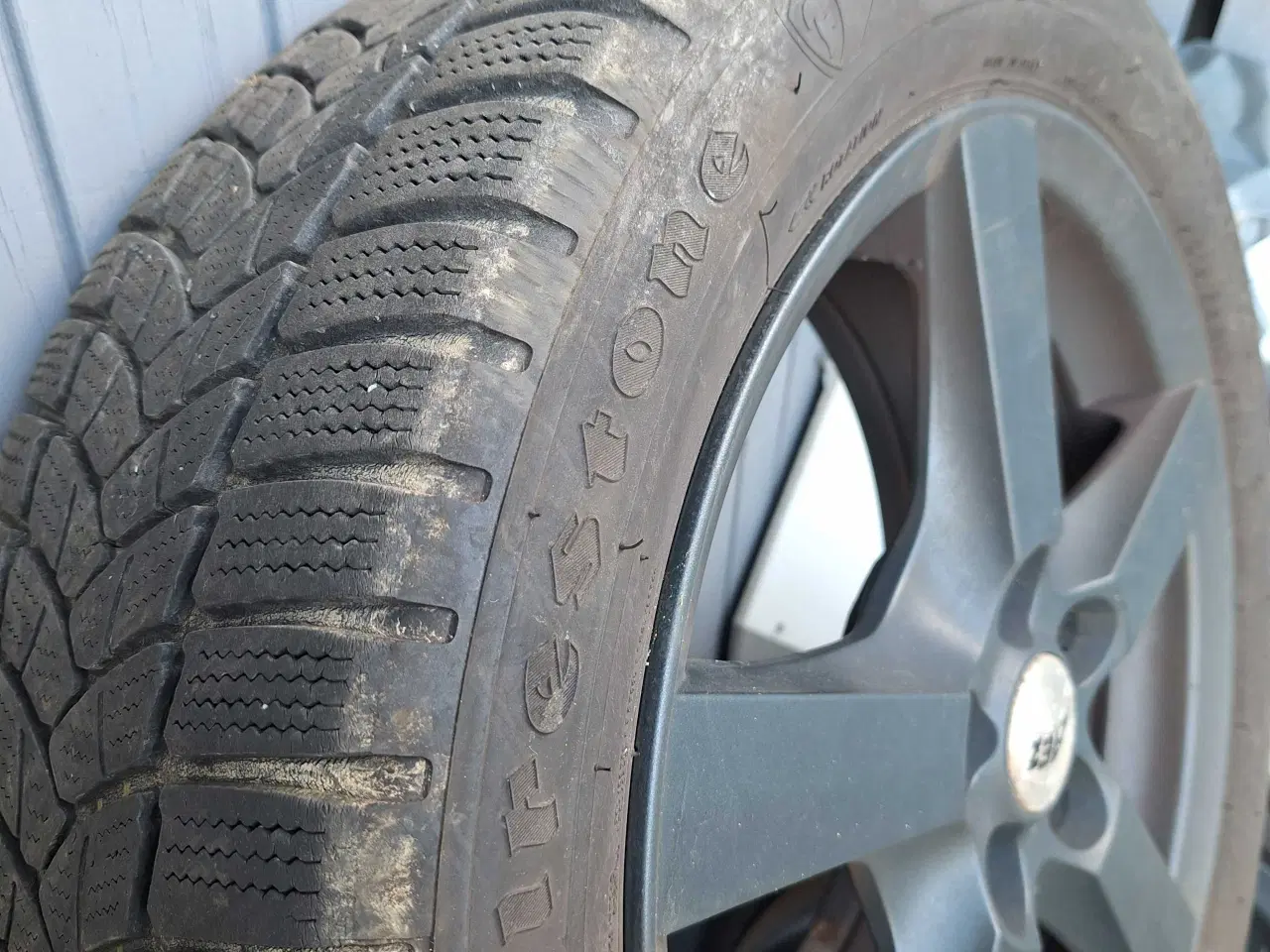 Billede 3 - Vinterdæk på alufælge. 