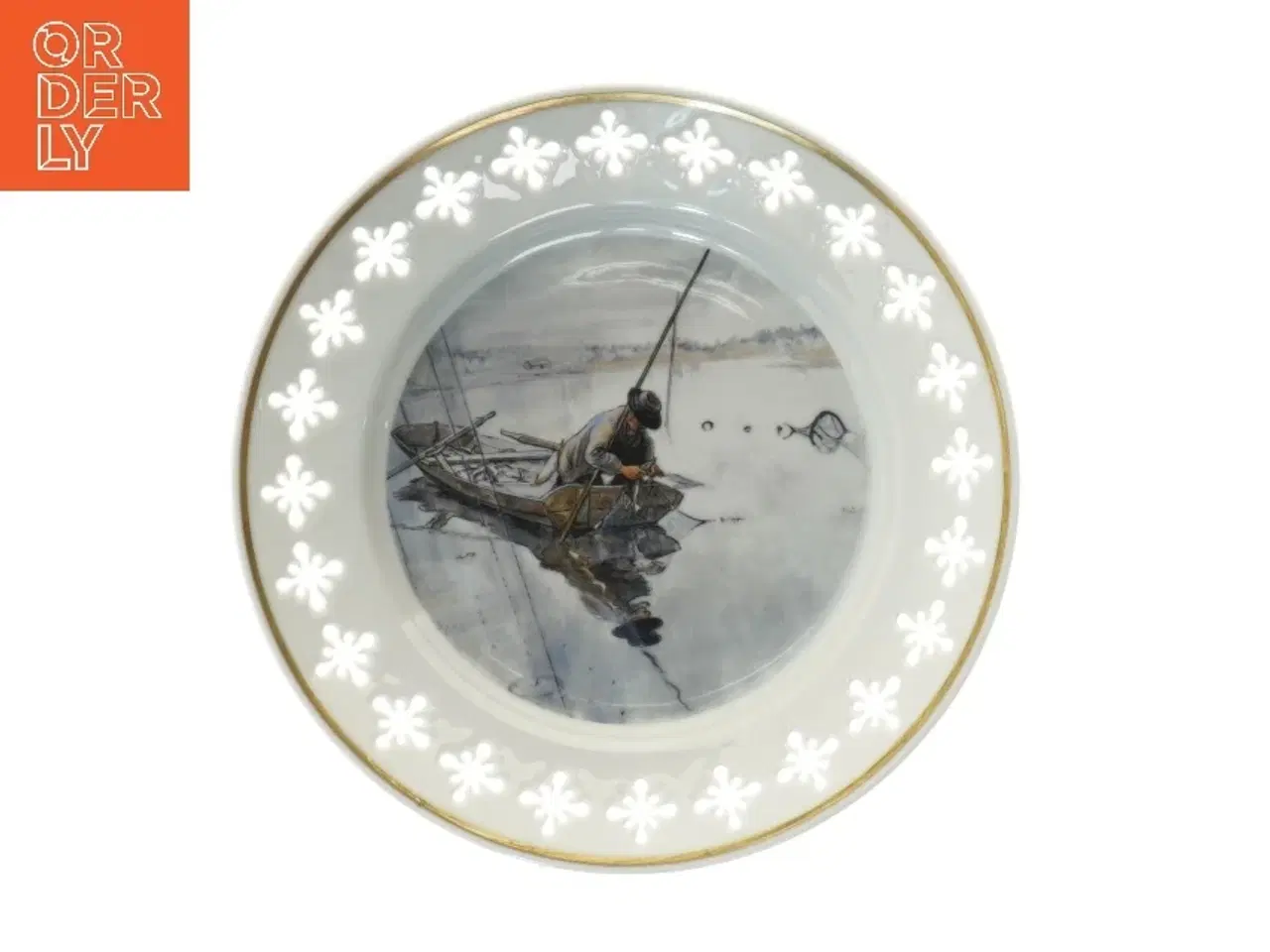 Billede 1 - Dekorativ tallerken med fiskeri motiv fra Royal Copenhagen (str. Ø 22 cm)