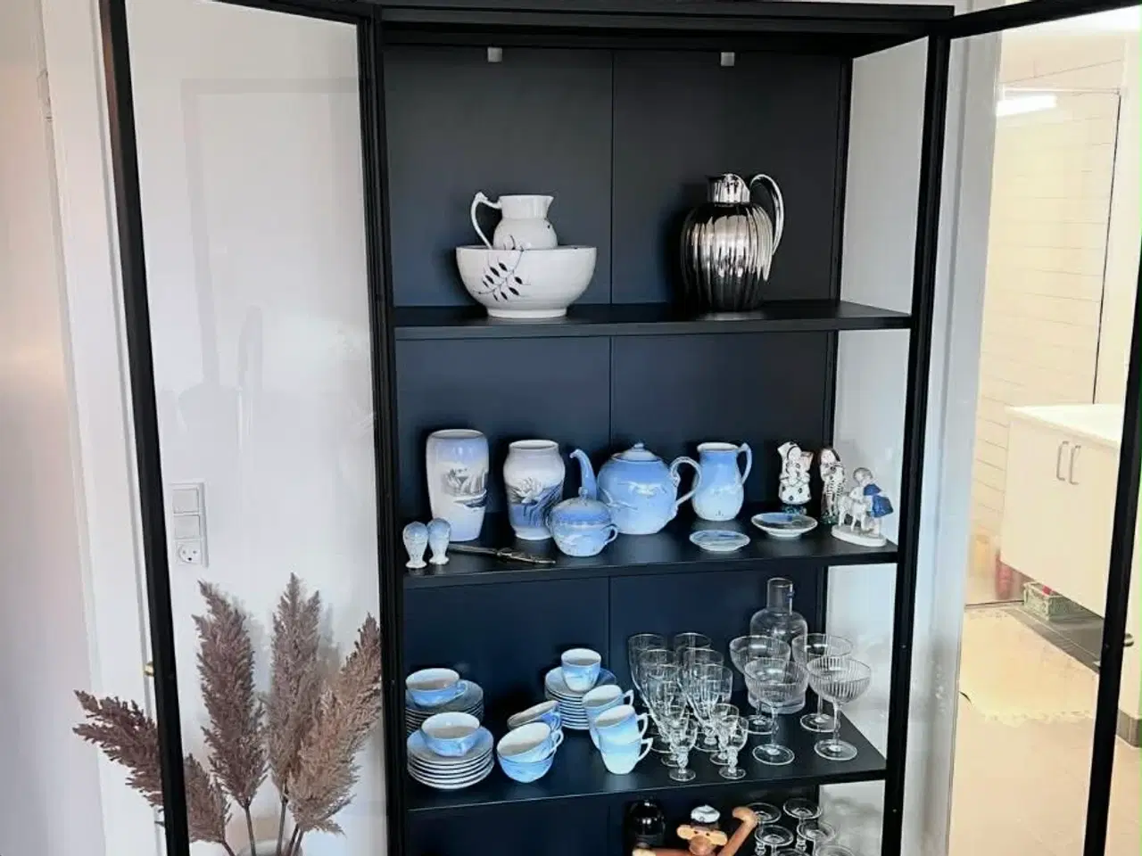 Billede 2 - Barí vitrineskab