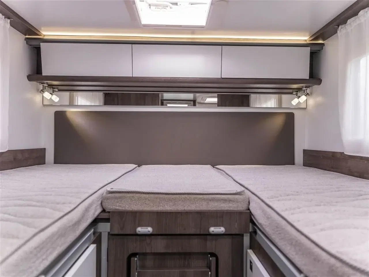 Billede 4 - 2025 - Benimar Tessoro 463 NK   Populær enkeltsengscamper