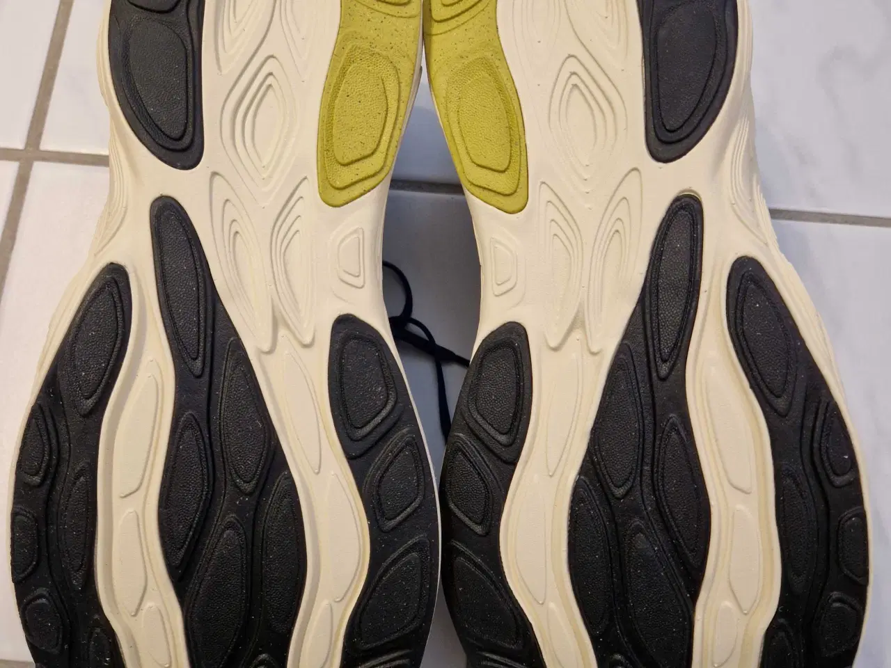 Billede 3 - New Balance løbesko str 44