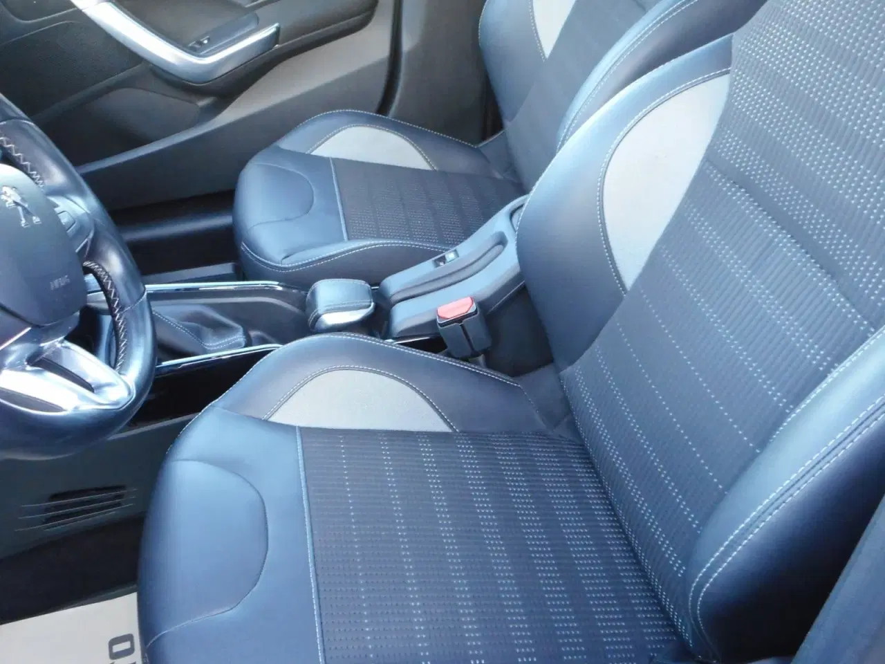 Billede 8 - Peugeot 2008 1,6 BlueHDi 100 Allure Sky