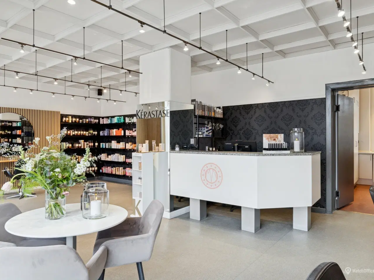 Billede 7 - Velbeliggende frisørsalon til afståelse