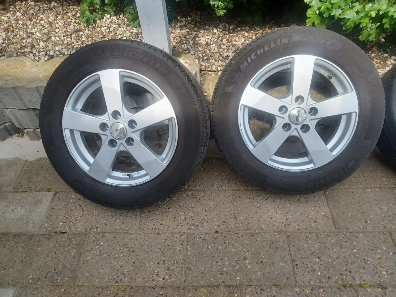 Billede 2 - Toyota alufælge med sommerdæk.