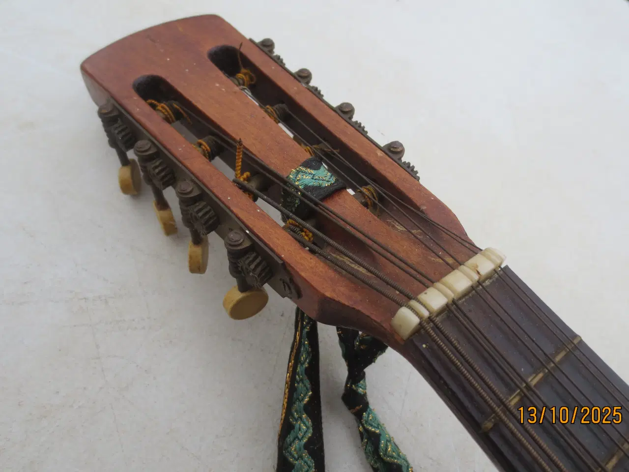 Billede 3 - 1 stk Mandolin  længde 73 cm 