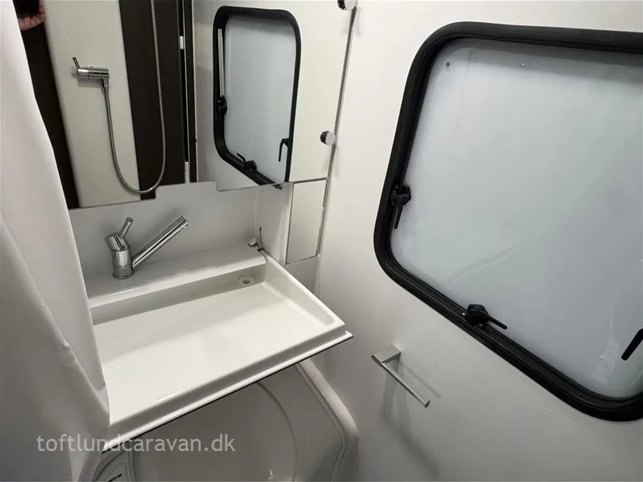 Billede 15 - 2020 - Adria Altea4Four 362 LH   Fremtræder som ny, m/MOVER+GULVVARME+STORT KØL/FROST mv. ET SUPER GODT TILBUD HER.