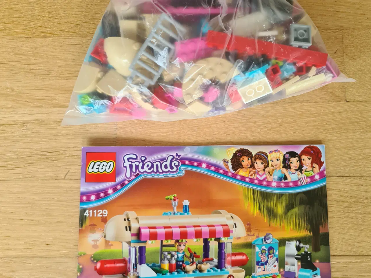 Billede 4 - LEGO Friends 41129 Forlystelsespark - hotdog-vogn