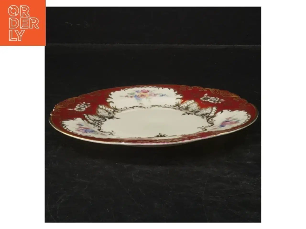 Billede 1 - Sæt af dekorerede tallerkener (str. Ø. 17 cm. 5 styk)