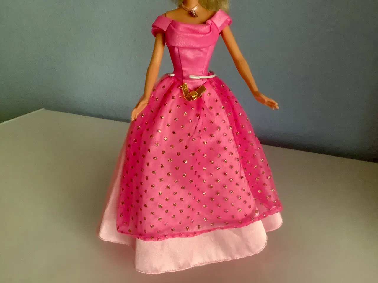 Billede 1 - Barbie prinsesse kjole.