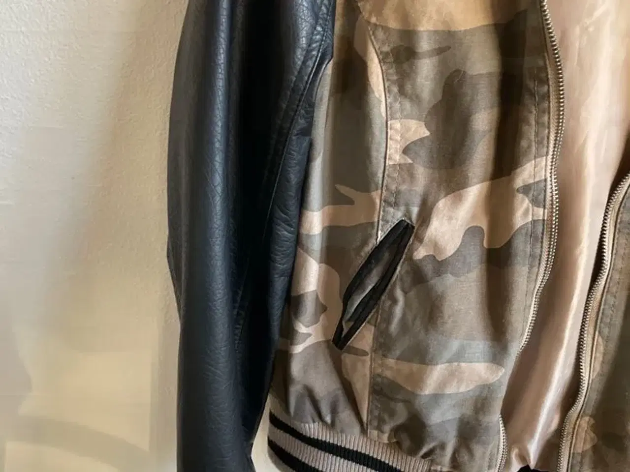 Billede 2 - Smart pigejakke  str  14 år