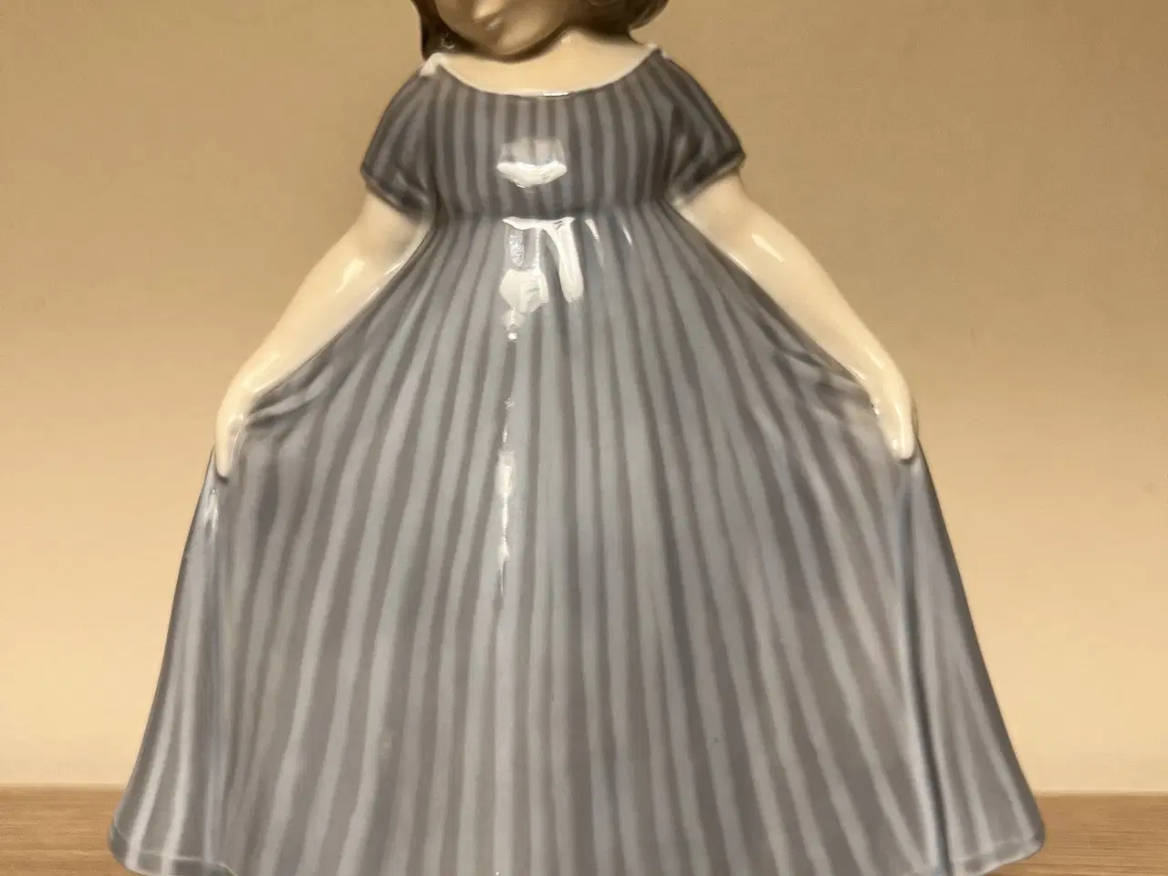 Billede 4 - Stor smuk Royal Copenhagen danserinde 