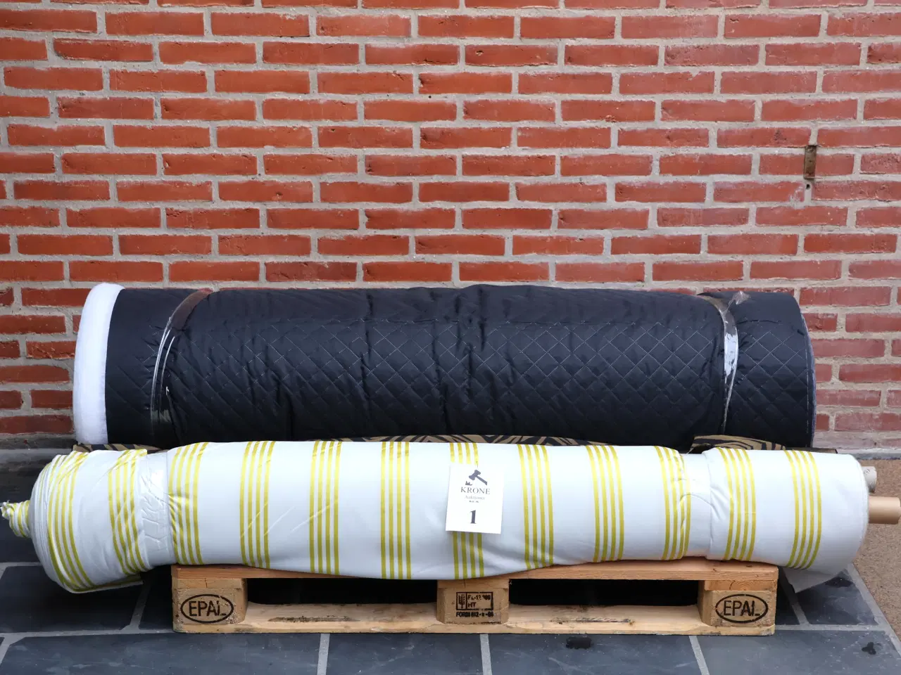 Billede 1 - 300 ruller forskelligt stof, foer sælges