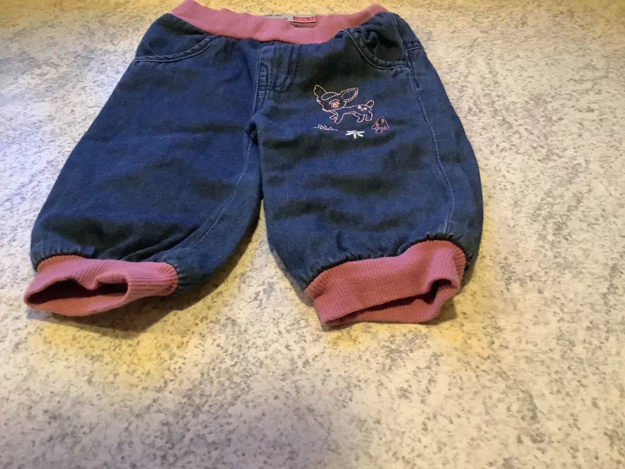 Billede 5 - Helt nye denim bukser med broderi af Bambi str. 62