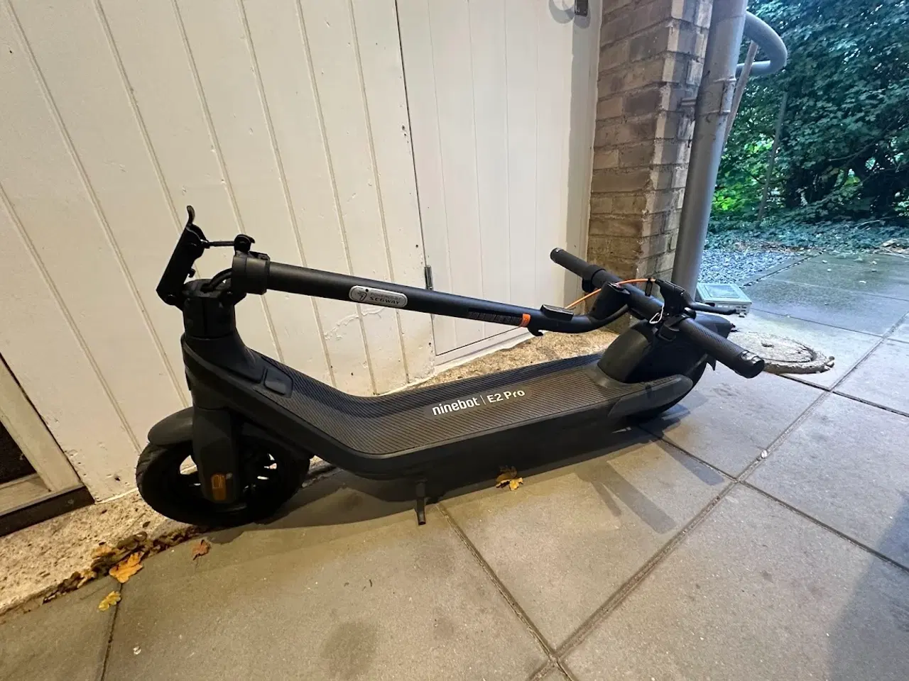 Billede 2 - Ninebot by Segway KickScooter E2 PRO