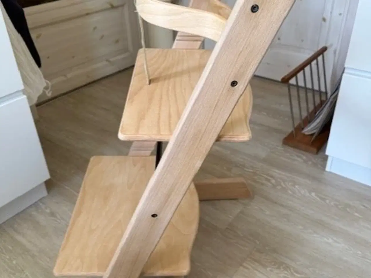 Billede 4 - Trip Trap Højstol Ny Model Massiv Bøg Lys Natur.