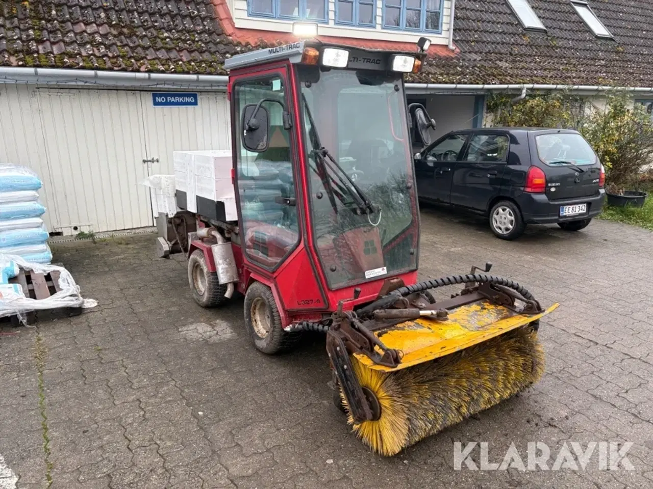 Billede 2 - Redskabsbærer Multi-Trac L327-4