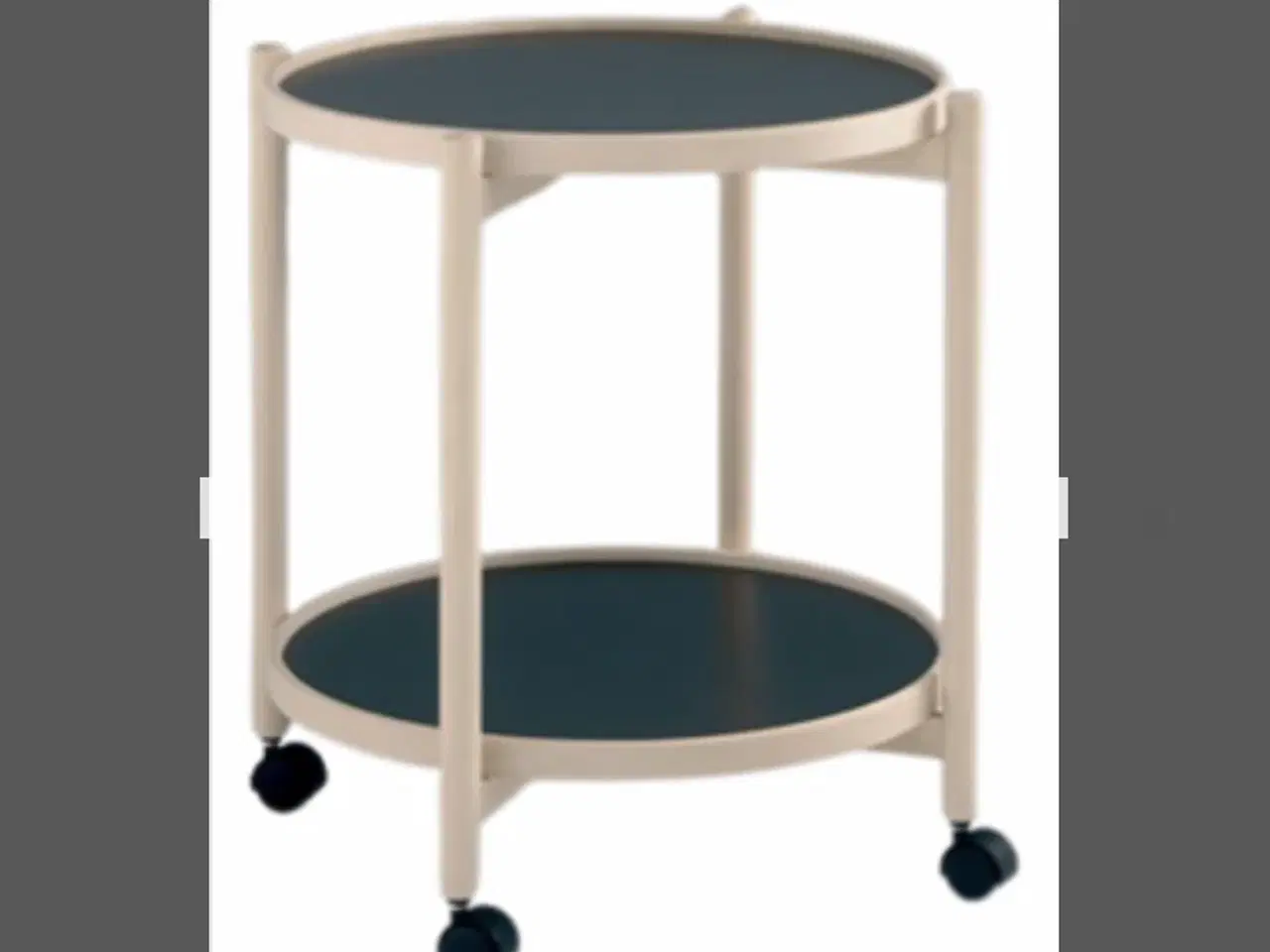 Billede 1 - Bakkebord i lyst træ. bakker med hvid eller sort .