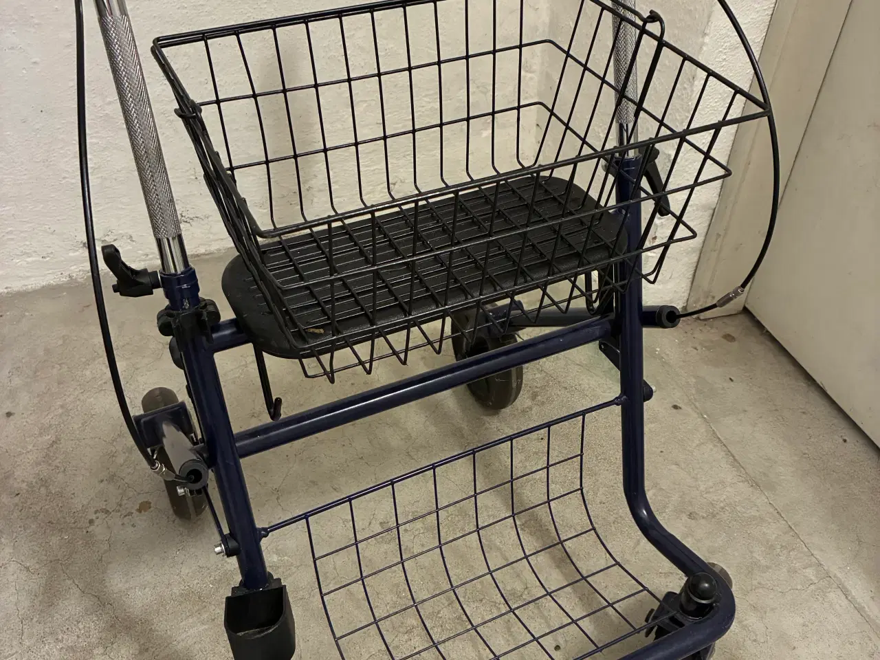 Billede 1 - Rollator i flot stand
