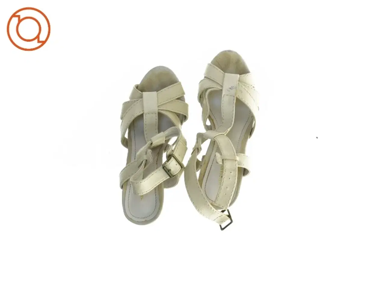 Billede 2 - Stillet (str. 38)