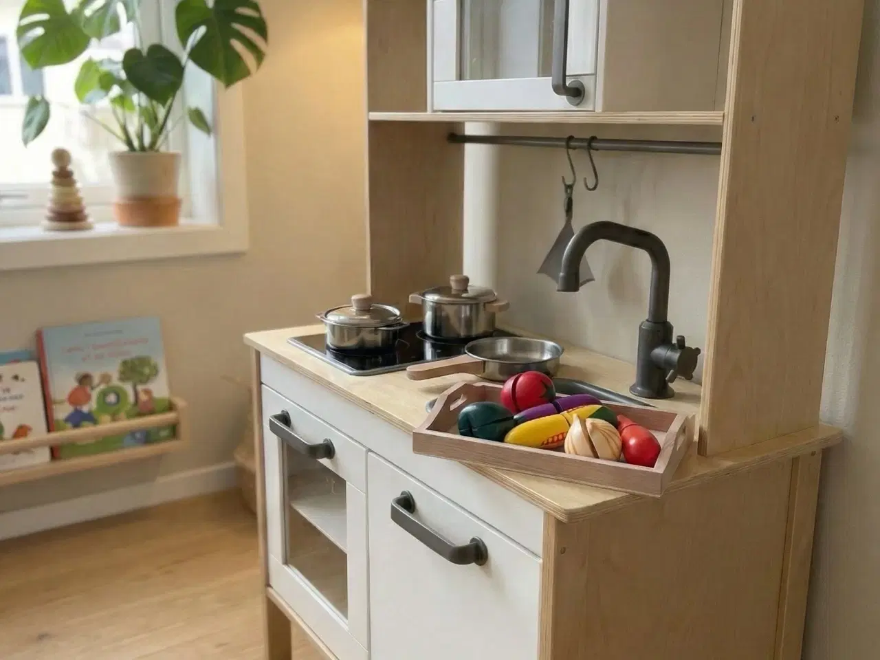 Billede 1 - Stort legekøkken i træ fra IKEA