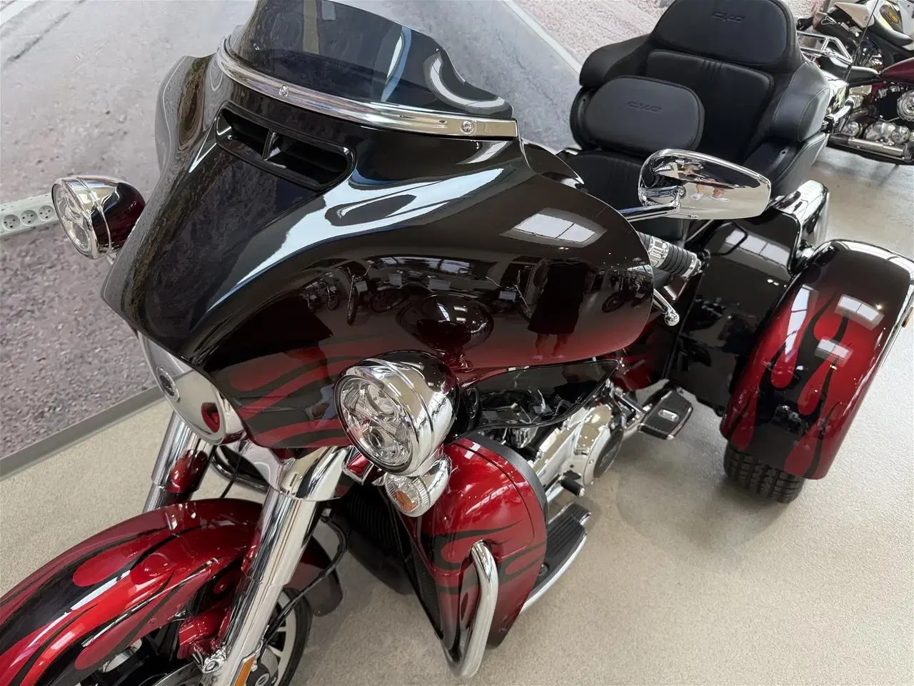 Billede 20 - Harley-Davidson FLHTCUTGSE Tri Glide Ultra CVO 117" Trike