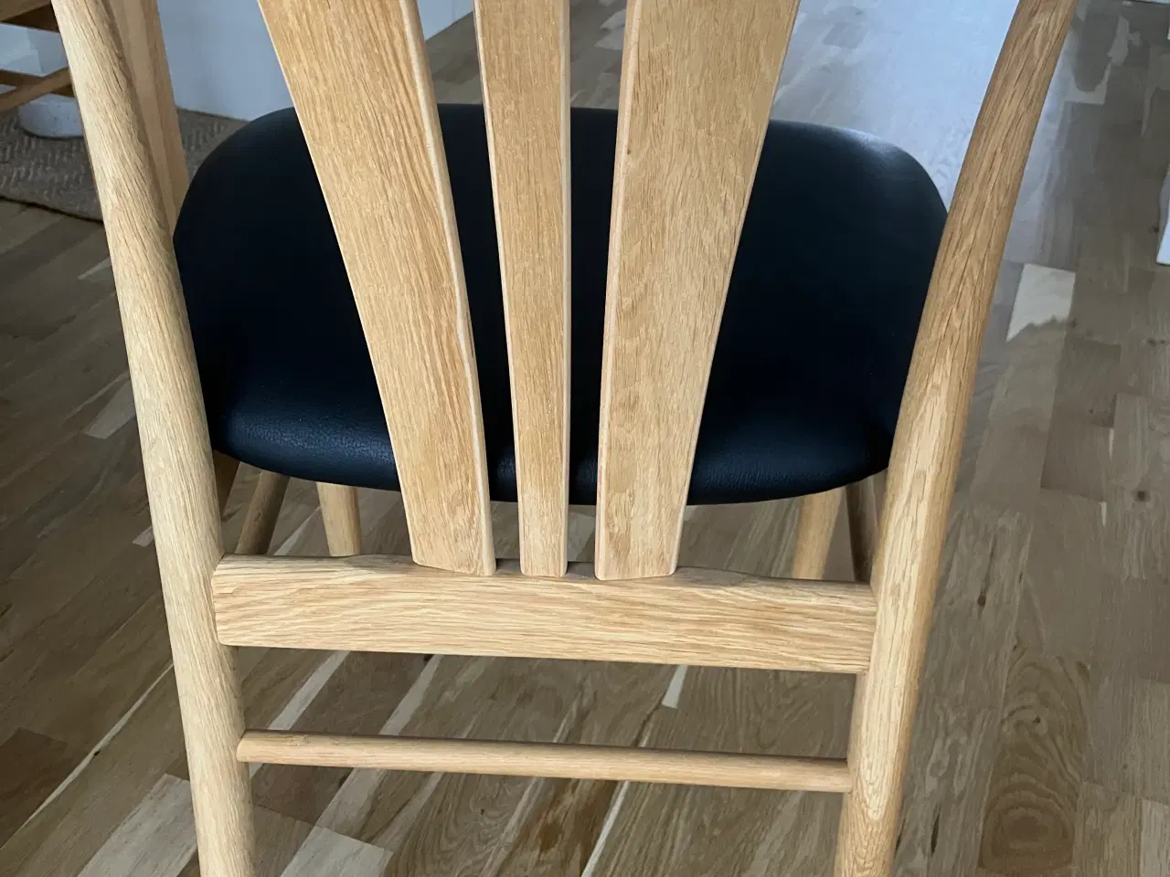 Billede 3 - Spisebord og 6 stole i massiv eg