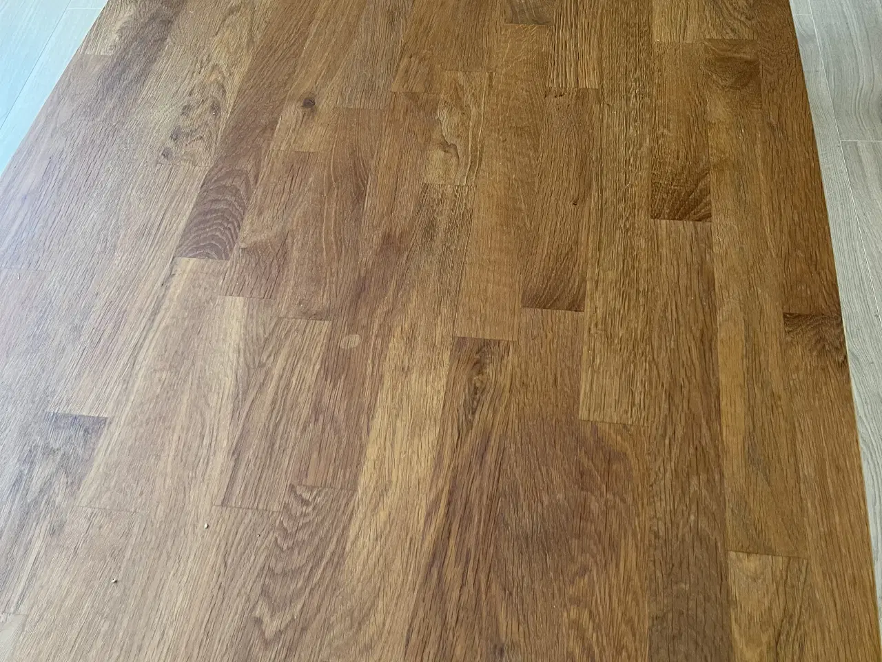 Billede 3 - Spisebord med 6 stole