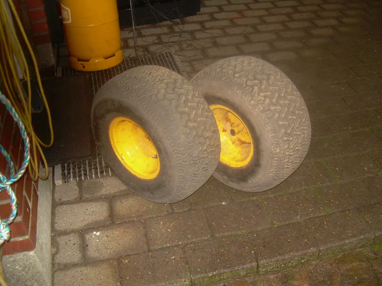 Billede 1 - Havetraktor Baghjul ok stand 