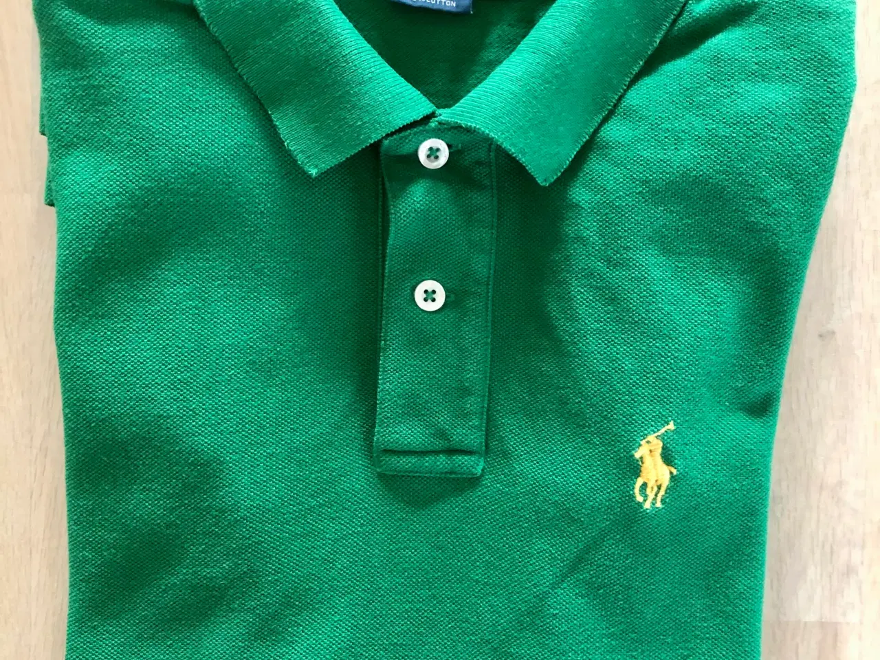 Billede 2 - Lækker grøn polo t-shirt.